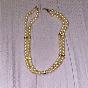 Beautiful pearl inspired necklace